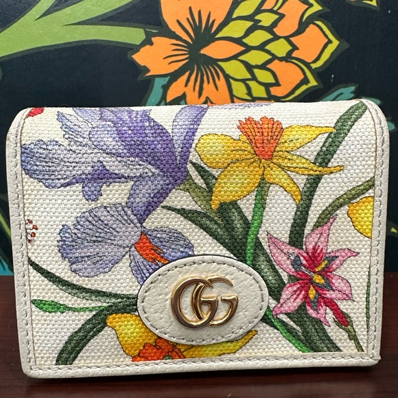 Gucci Handbags - Gucci GG Marmont Flora Bi-fold Compact Limited Edition Wallet in Canvas/Leather